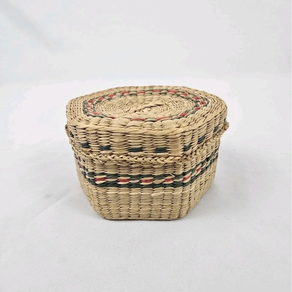 Sweetgrass Basket W/ Lid Hexagon Storage Trinket Box Vintage Boho Coastal